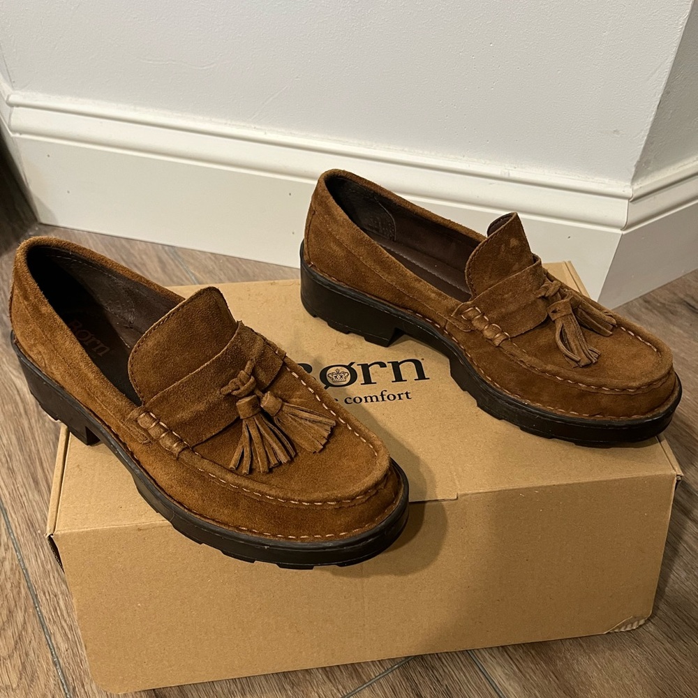 Born Capri tassel suede loafer rust/brown size 7 w/box worn once excellent shape